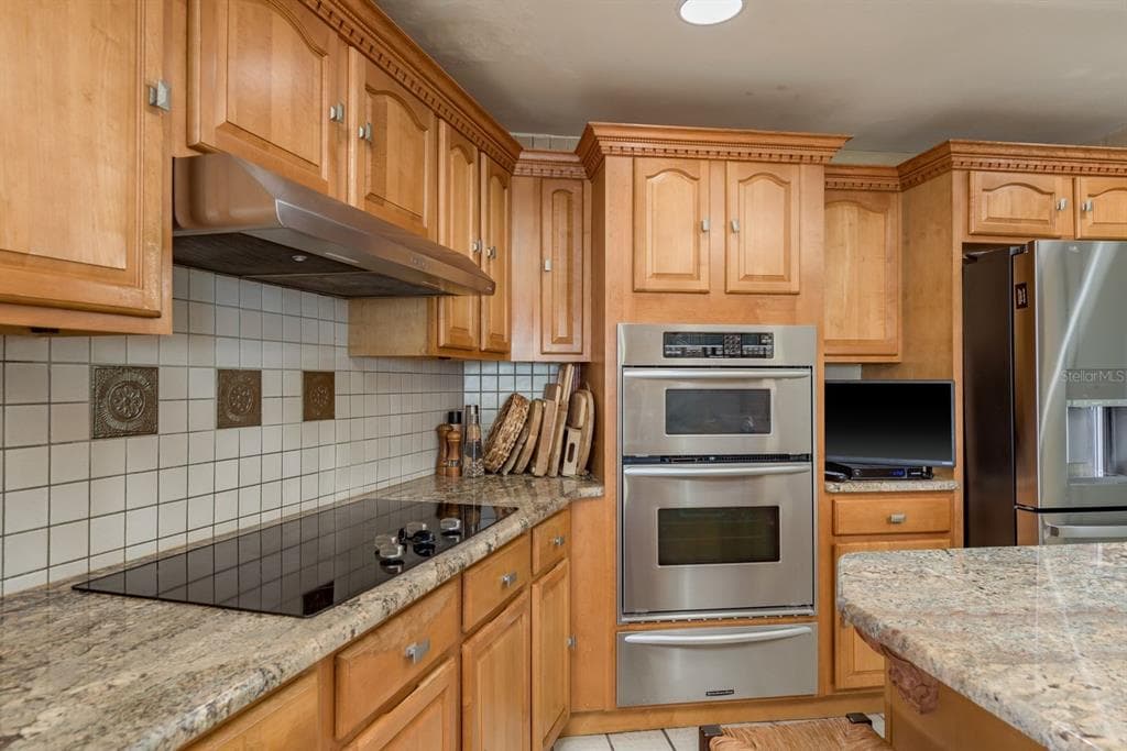 600 SOUNDVIEW DRIVE photo 22