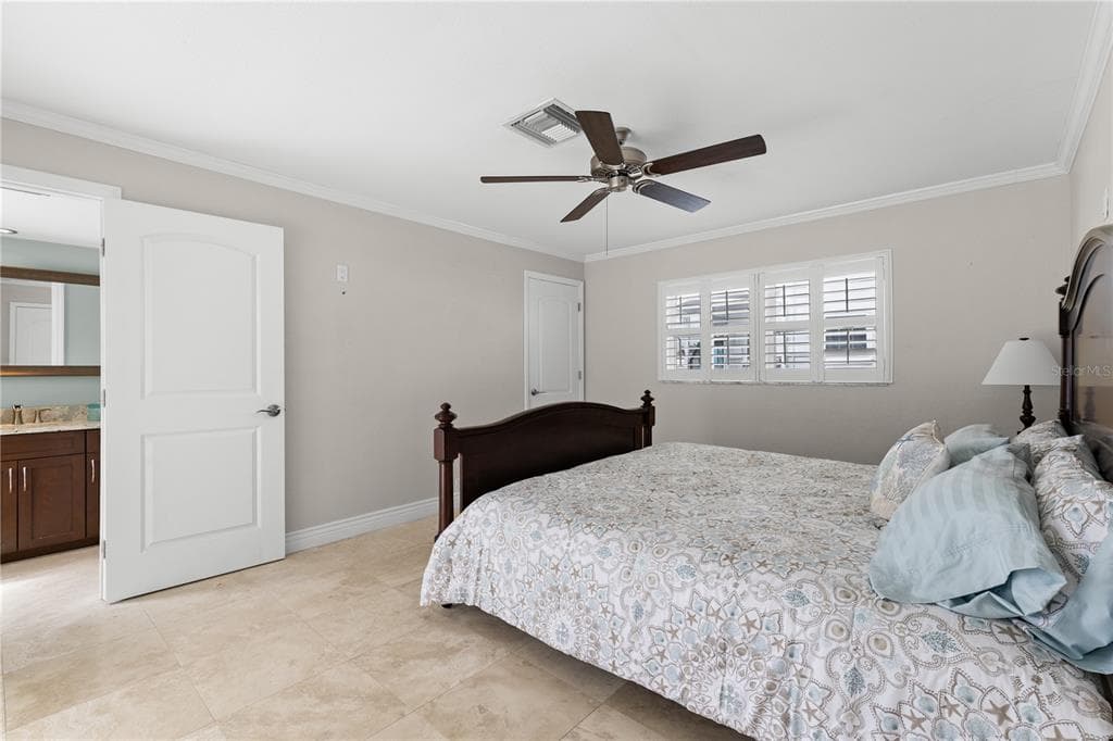 404 4TH AVENUE N photo 17