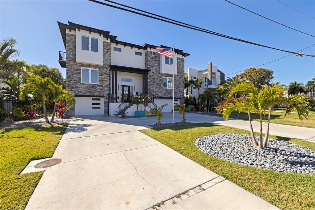 3830 SHORE ACRES BOULEVARD NE photo 2