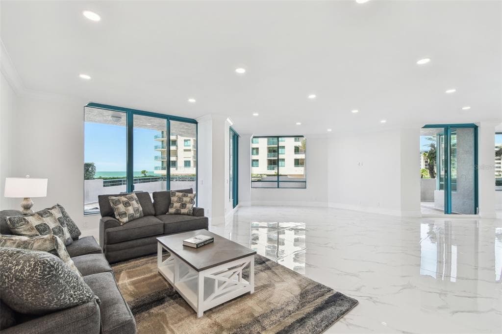 1560 GULF BOULEVARD 306 photo 6