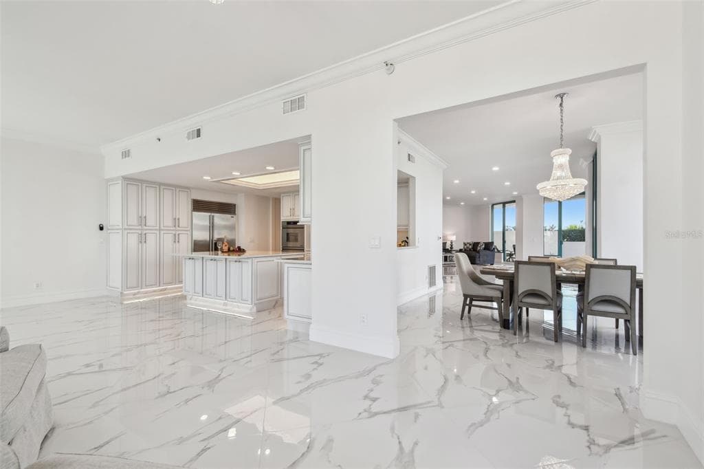 1560 GULF BOULEVARD 306 photo 15