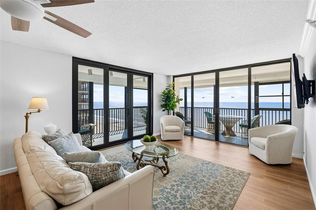 15462 GULF BOULEVARD 601 photo 2
