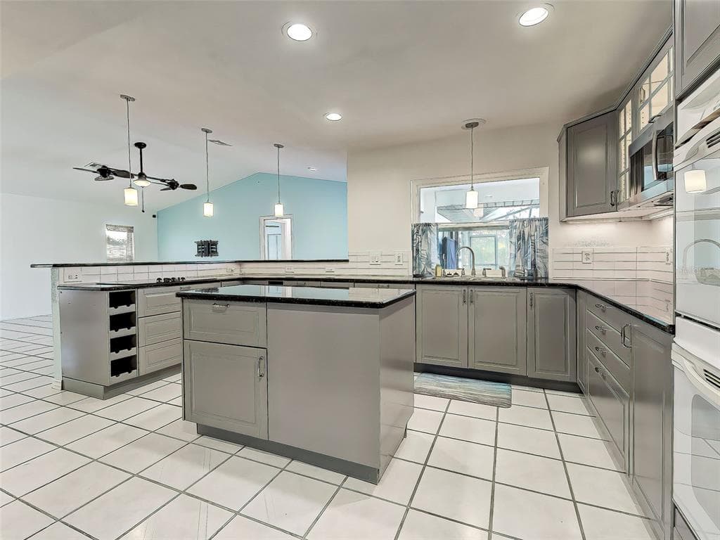 2301 VIA VENETO DRIVE photo 19