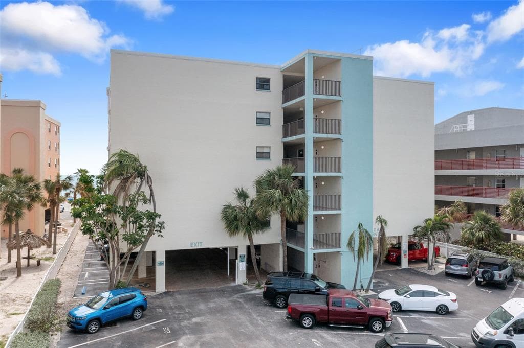 12924 GULF BOULEVARD 502 photo 2
