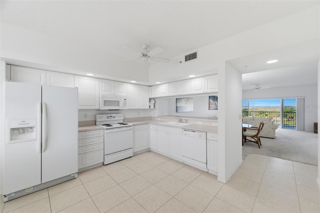 1200 COUNTRY CLUB DRIVE 1404 photo 10