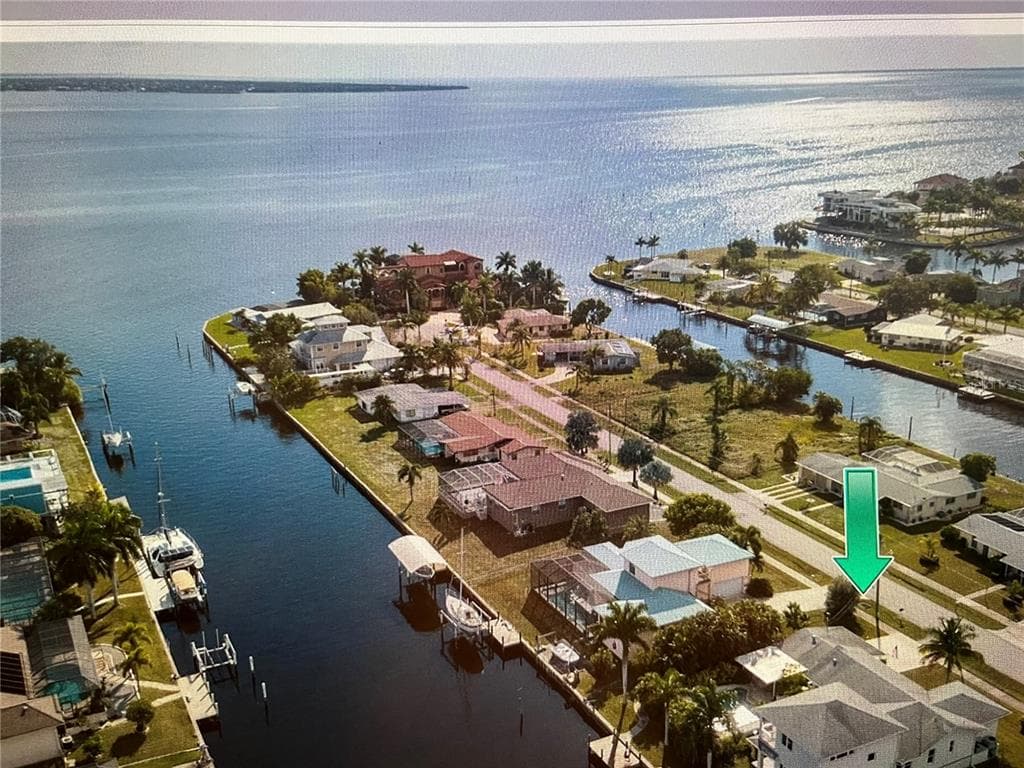 217 BANGSBERG ROAD SE photo 2