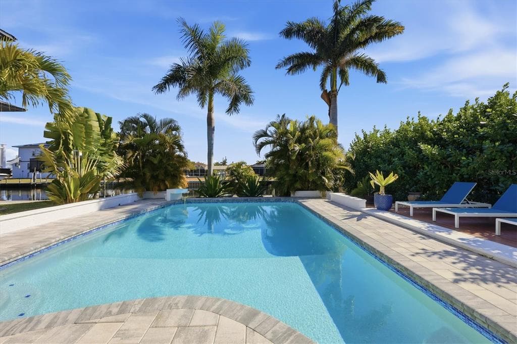 217 BANGSBERG ROAD SE photo 5
