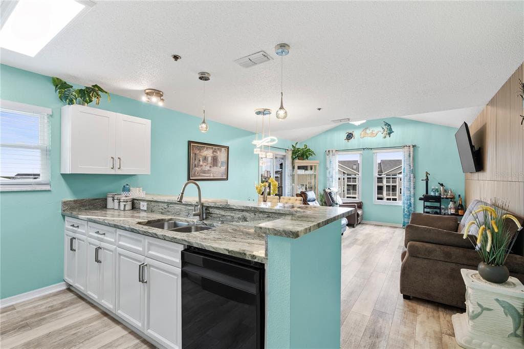 5722 BISCAYNE COURT 308 photo 4