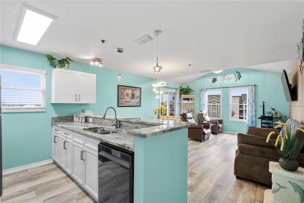 5722 BISCAYNE COURT 308 photo 8