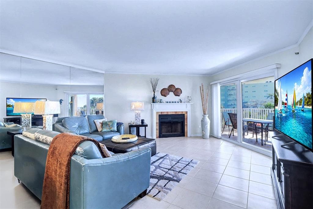 18400 GULF BOULEVARD 1302 photo 8