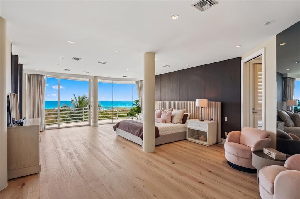 648 BEACH ROAD photo 3