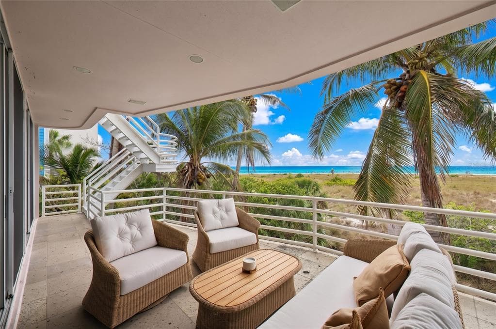 648 BEACH ROAD photo 9