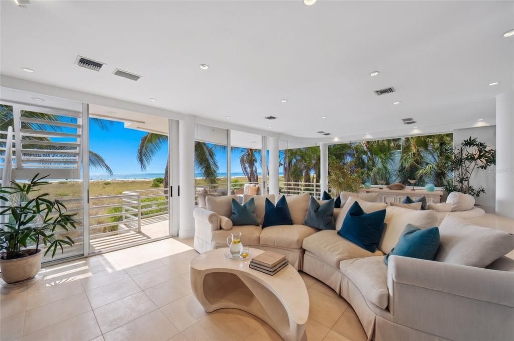 648 BEACH ROAD photo 11