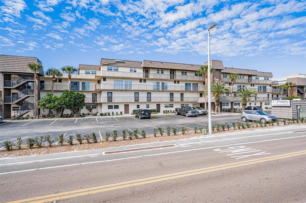 60 GULF BOULEVARD #203 2