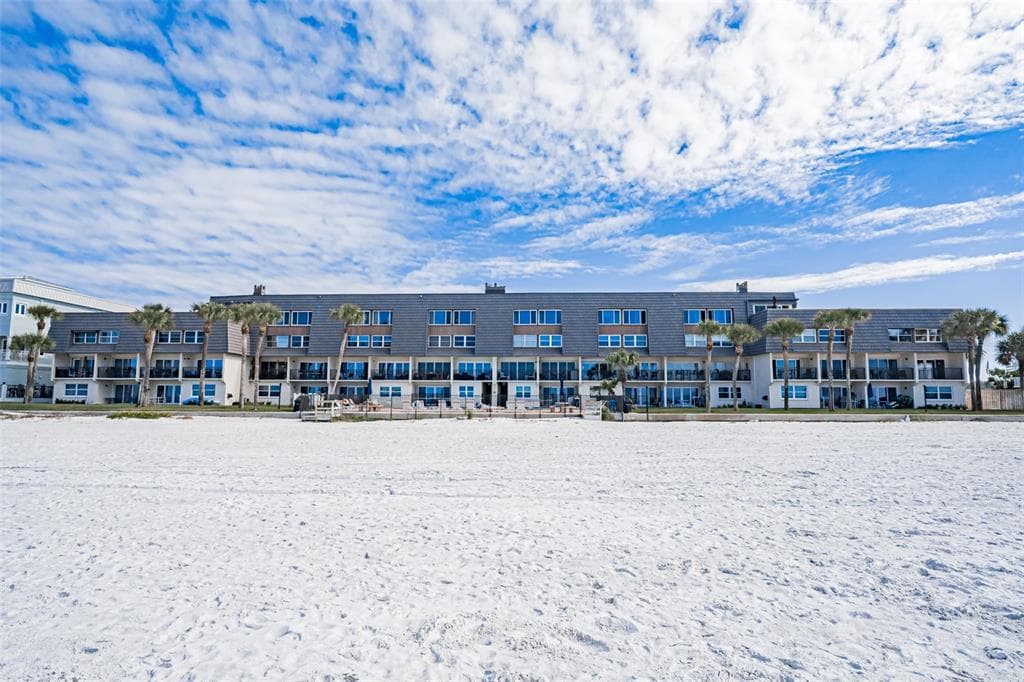 60 GULF BOULEVARD 203 photo 6
