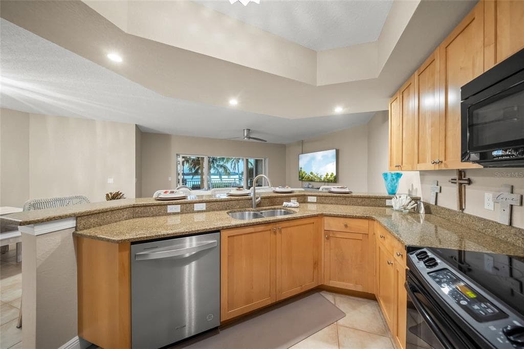 14021 BELLAGIO WAY 309 photo 10