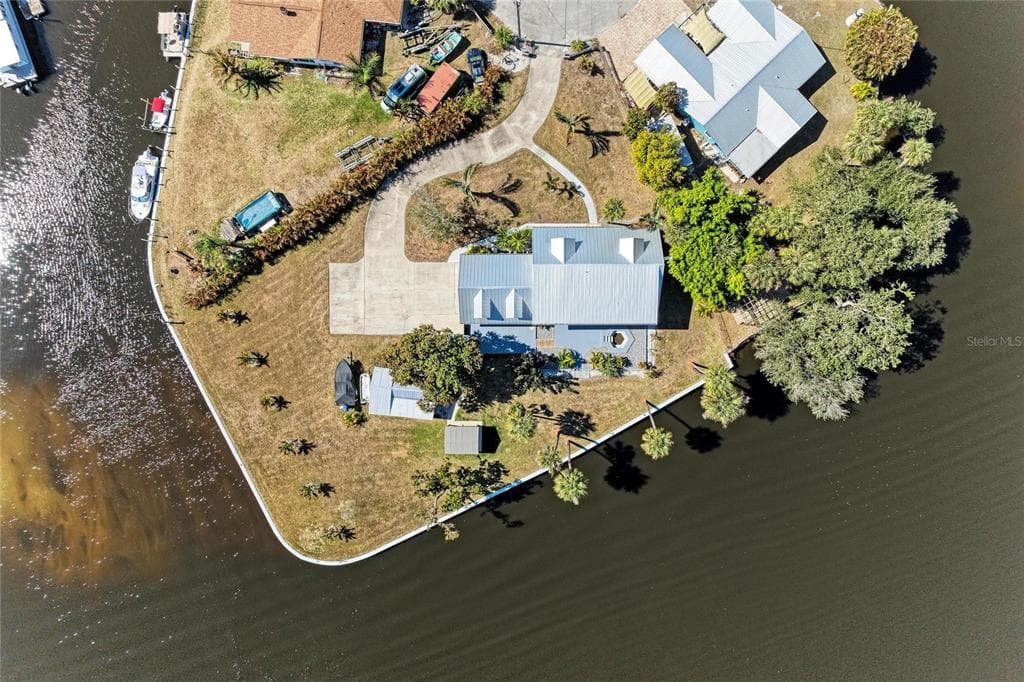 9610 SW YACHT DRIVE photo 3