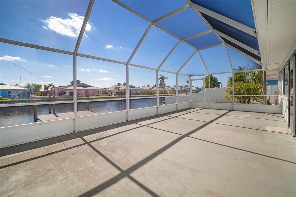 910 SPINDLE PALM WAY photo 18