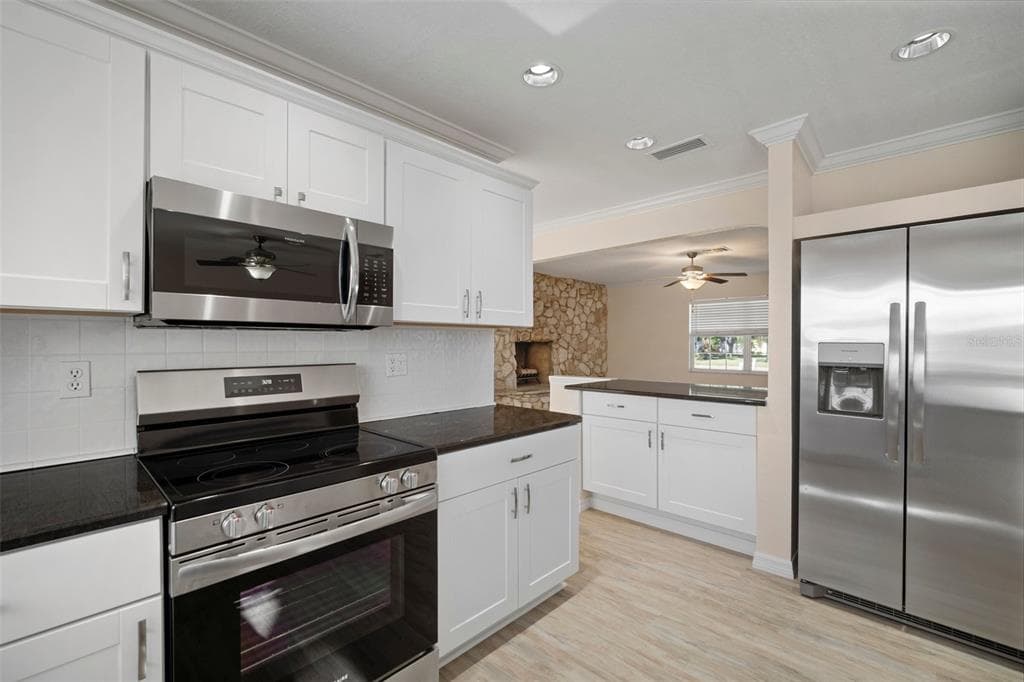 910 SPINDLE PALM WAY photo 8