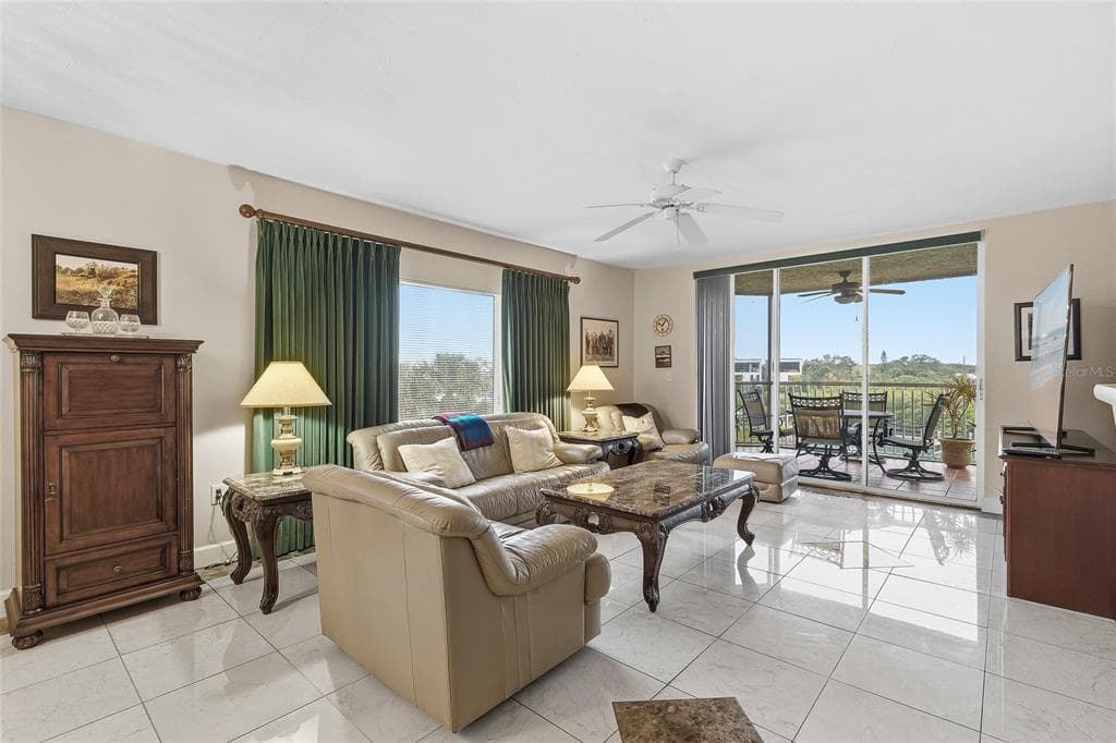 426 BOUCHELLE DRIVE 301 photo 13