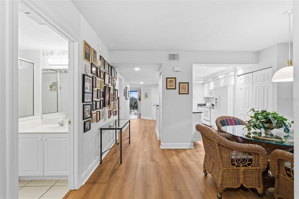 426 BOUCHELLE DRIVE 301 photo 3