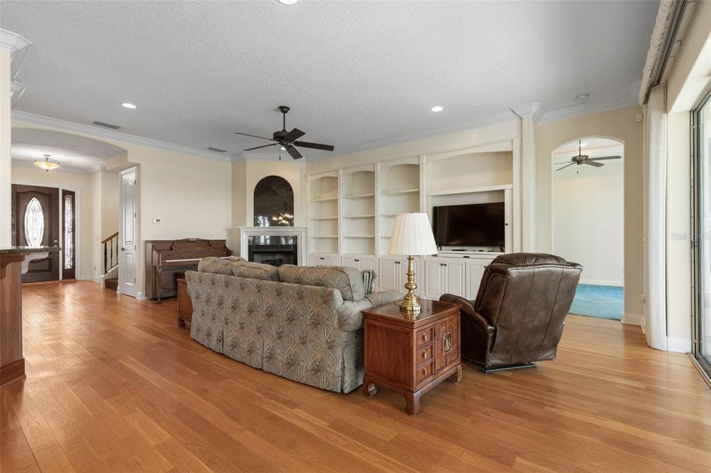 11 S RIVERWALK DRIVE photo 5