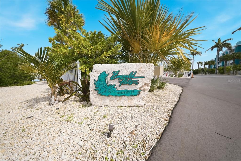 805 39TH STREET GULF photo 4