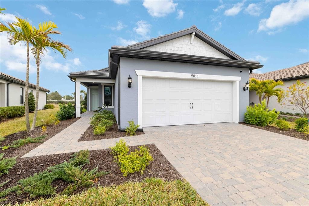 5811 SILVERSIDE PINE COURT photo 1