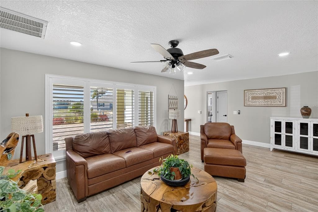 6404 LAKE SUNRISE DRIVE photo 9