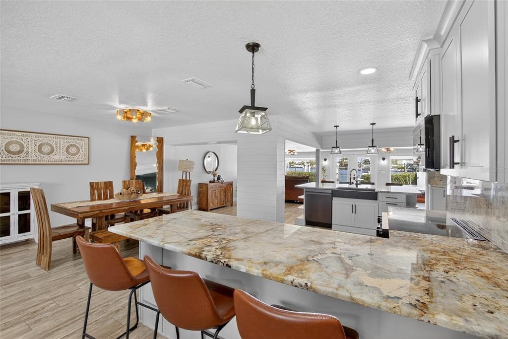 6404 LAKE SUNRISE DRIVE photo 15