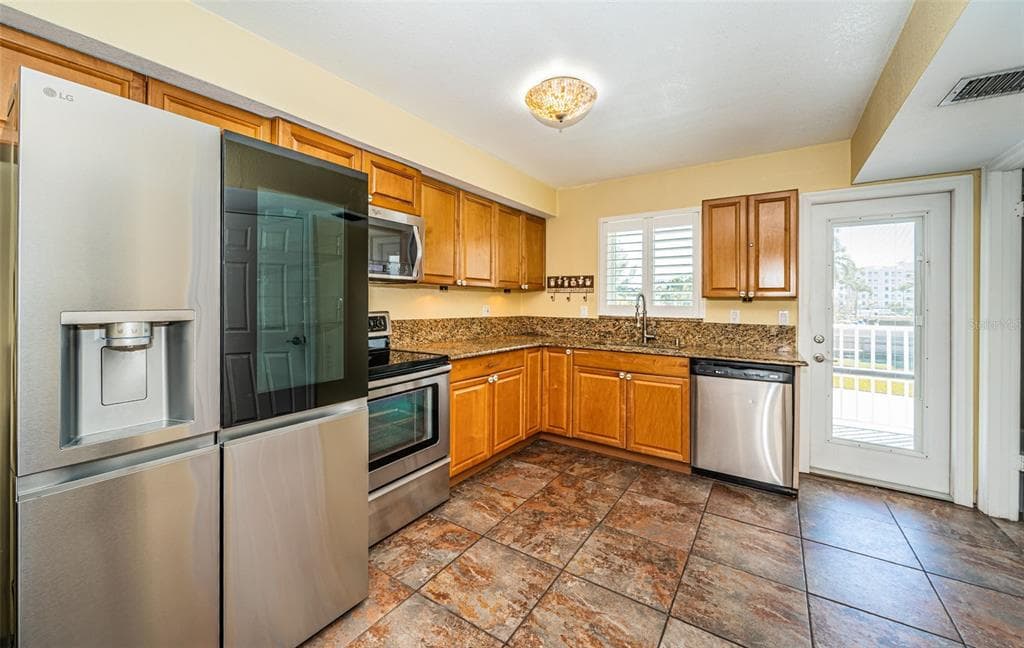 12274 1ST STREET W 8 photo 23