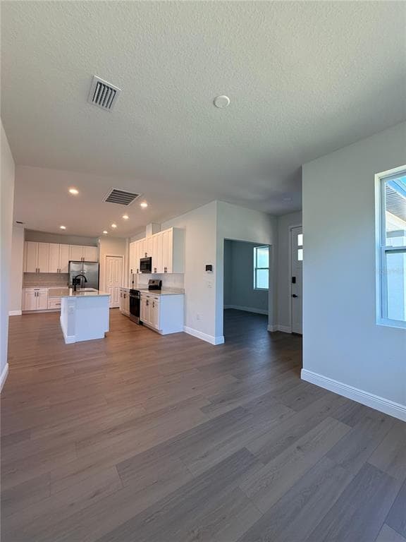 131 KINGS DRIVE photo 16