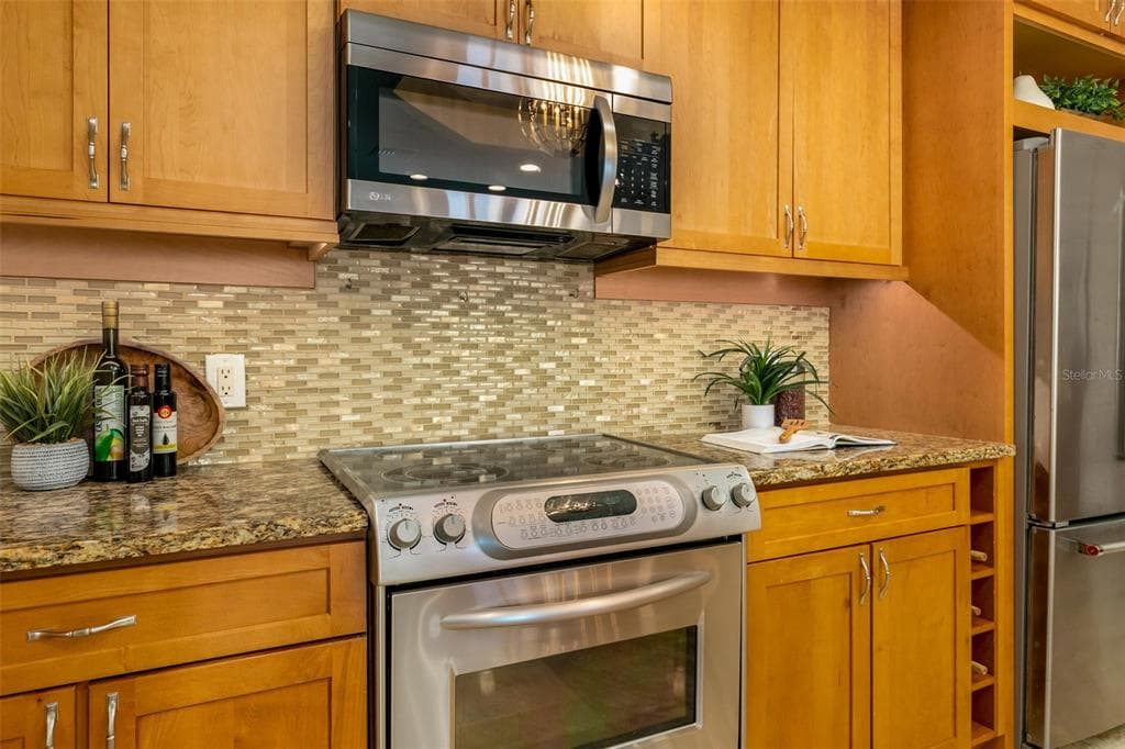 220 108TH AVENUE 304 photo 23