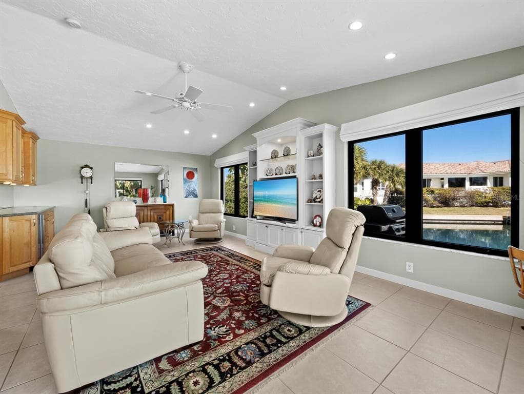 5970 EMERALD HARBOR DRIVE photo 17