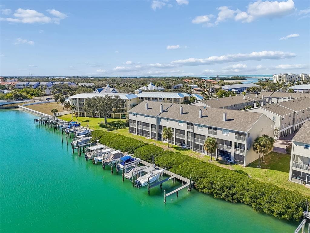 1117 PINELLAS BAYWAY S 301 photo 7