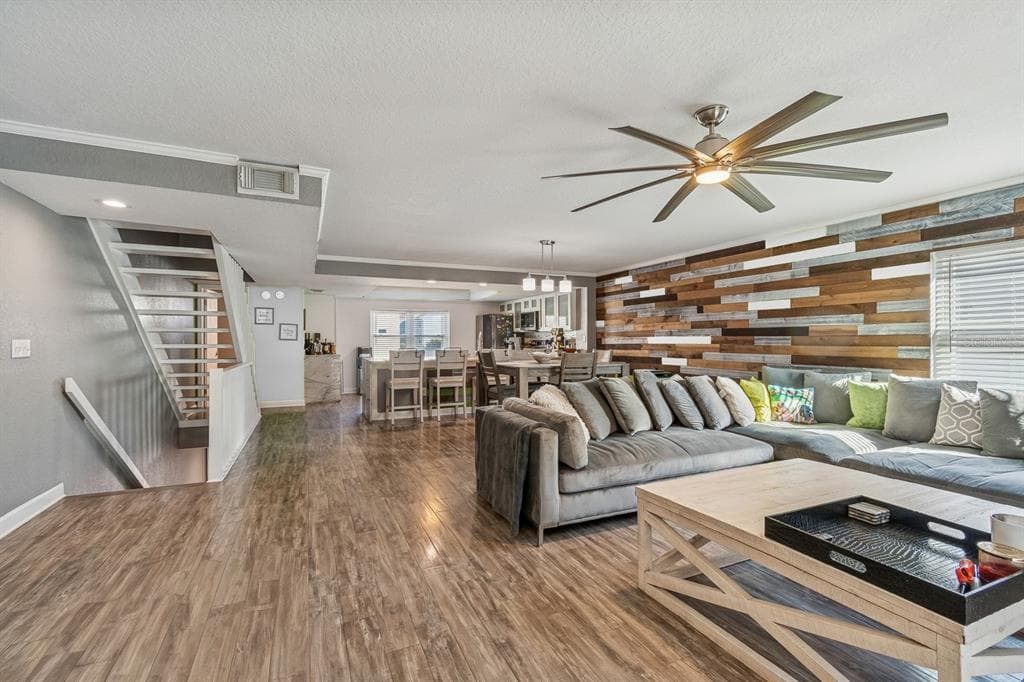 1117 PINELLAS BAYWAY S 301 photo 10
