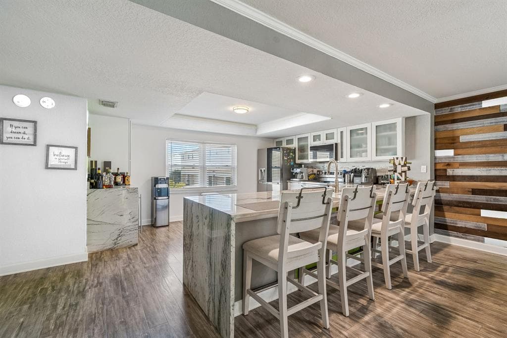 1117 PINELLAS BAYWAY S 301 photo 4