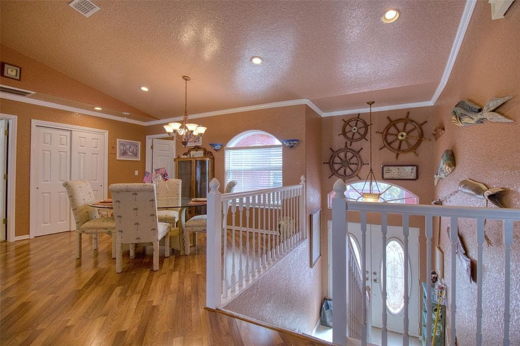 6531 LOUISE COURT photo 7