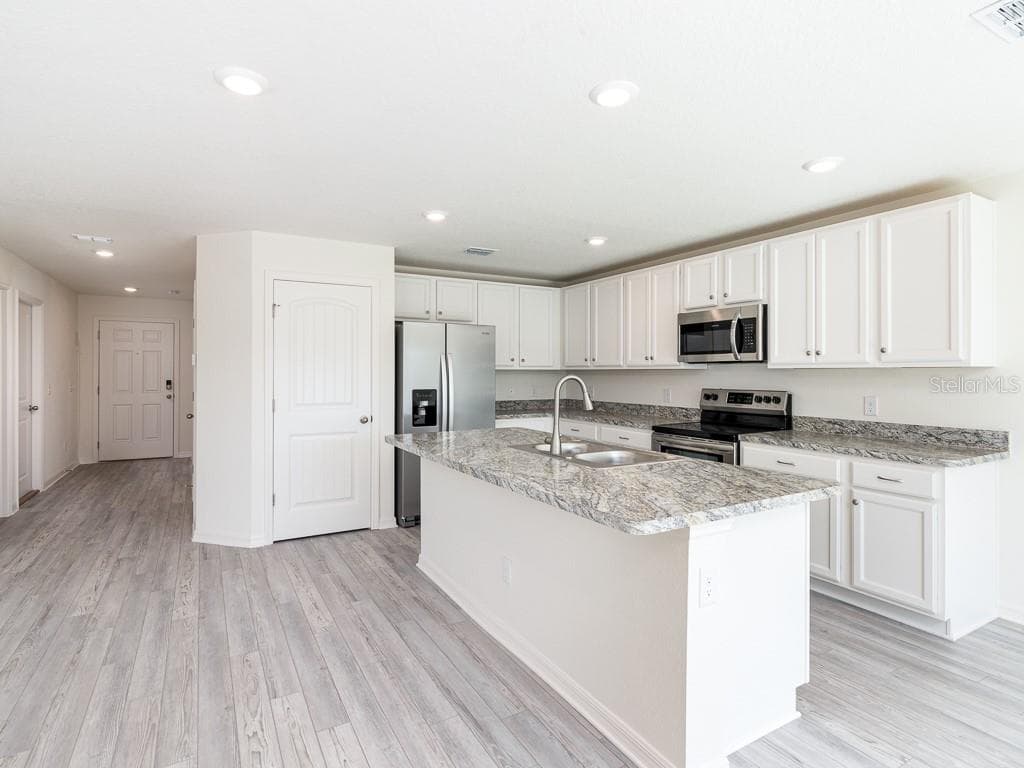 1359 HAGERICK LANE photo 2