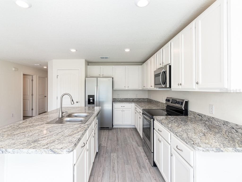 1359 HAGERICK LANE photo 3