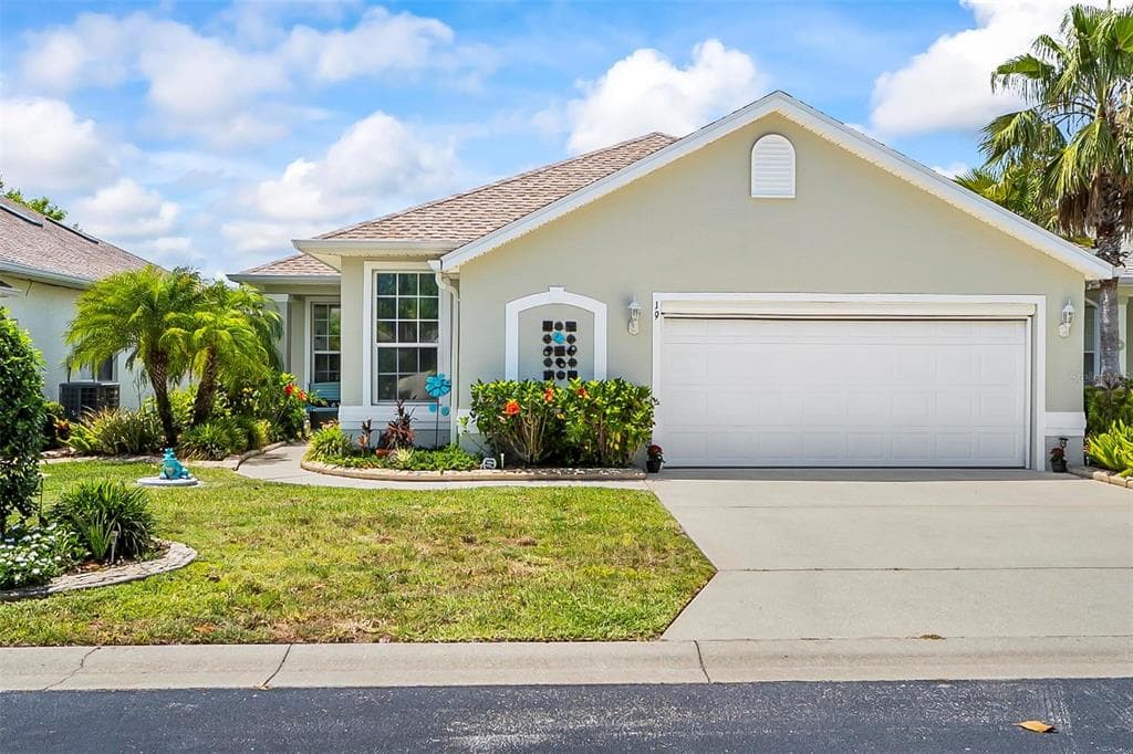 19 RAINTREE CIRCLE photo 1