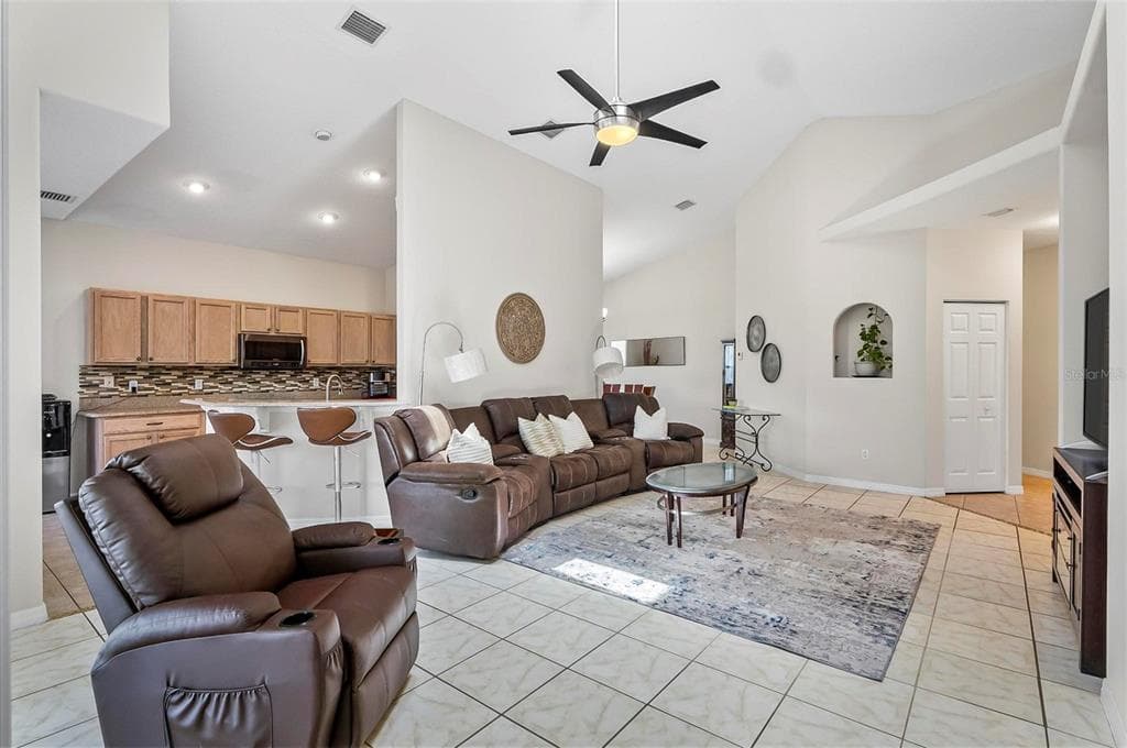 19 RAINTREE CIRCLE photo 5