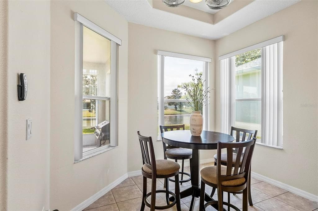 19 RAINTREE CIRCLE photo 15