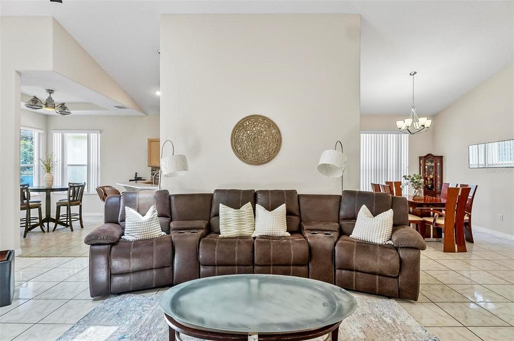 19 RAINTREE CIRCLE photo 8