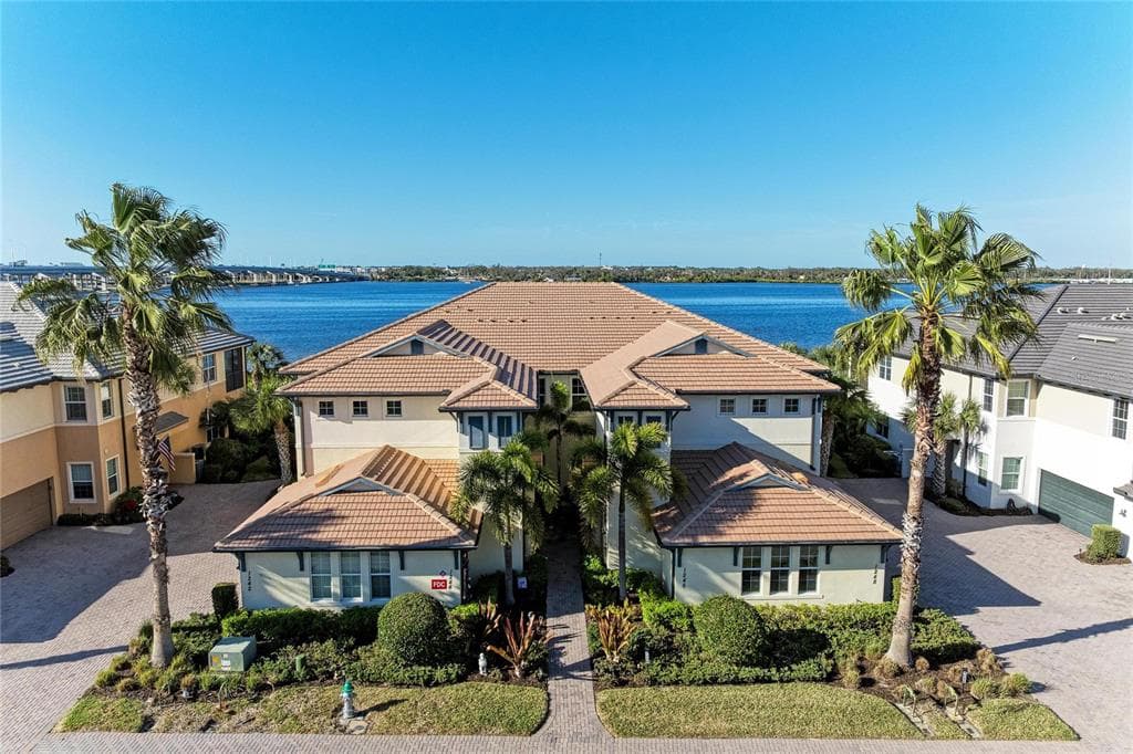 1246 RIVERSCAPE STREET 3