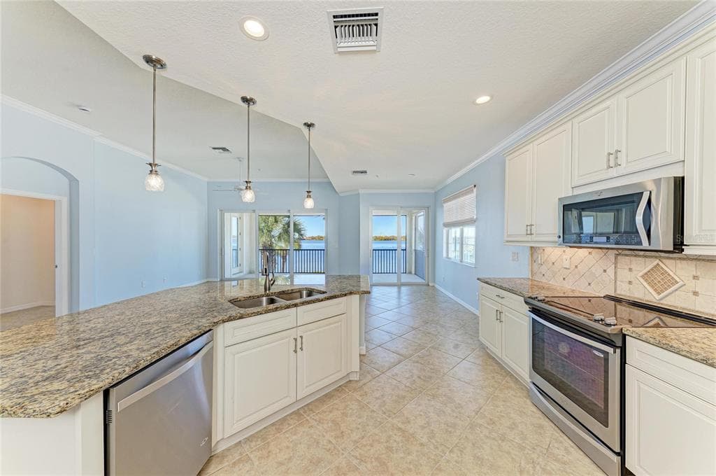 1246 RIVERSCAPE STREET photo 19