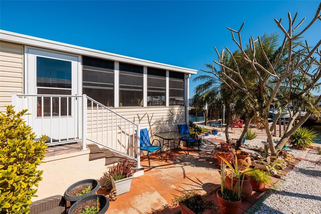 134 AMERICANA COURT NE 216 photo 18
