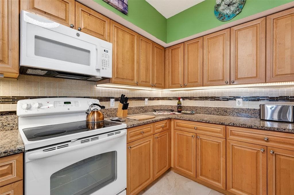 4516 SEAGULL DRIVE 719 photo 10