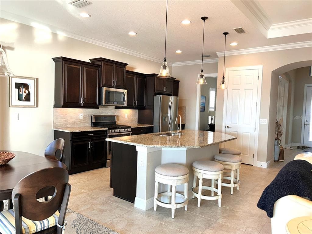 1022 OVERLOOK COURT photo 13