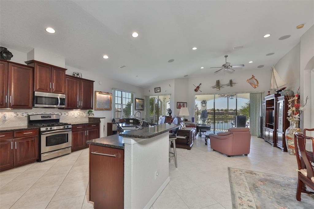 2207 S PEBBLE BEACH BOULEVARD photo 10
